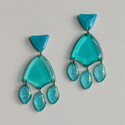 Pendientes divinos de diseño original y creativo. Artesanía de alta calidad.