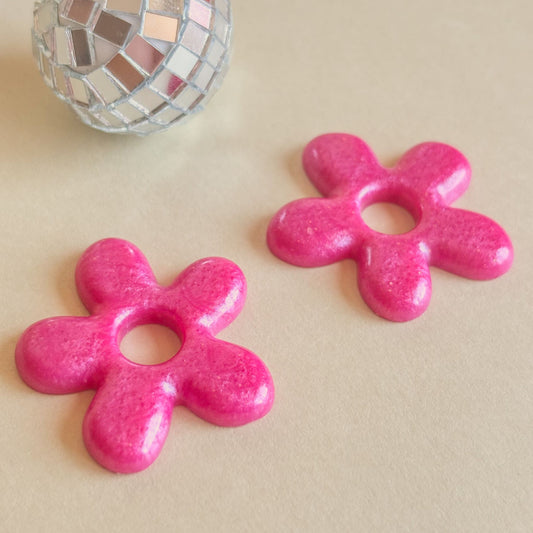 Pendientes de flores de color rosa 