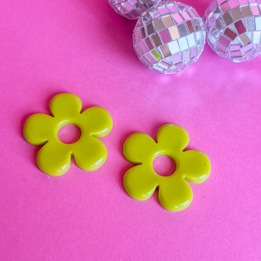 Pendientes alegres de flores verde pistacho