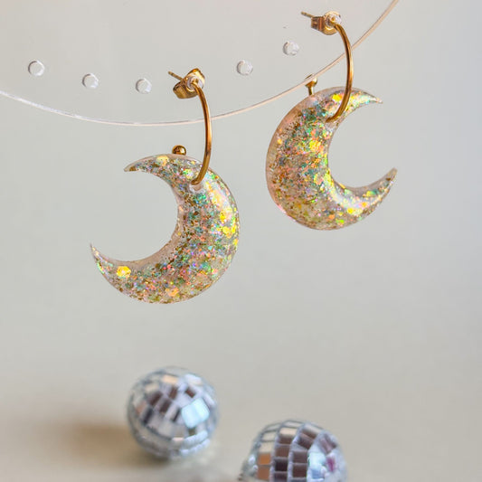 Pendientes de lunas doradas con aros, hechos a mano e hipoalergénicos