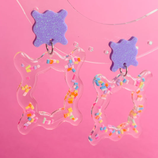Pendientes super bonitos de colores hechos a mano con resina epoxi y acero inoxidable. Con materiales de calidad